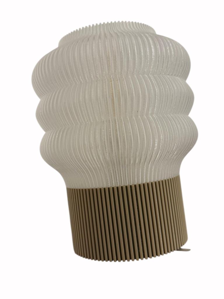 LAMPARA MINIMALISTA BLANCA BASE MARRON